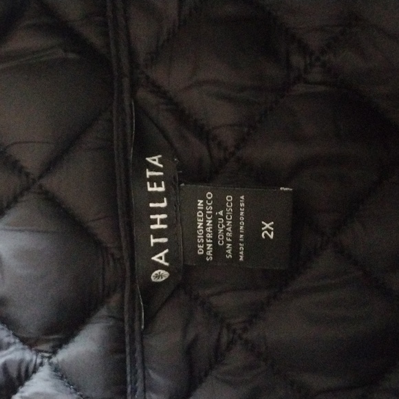 Athleta Black Puffer Jacket with Quilted Design - Picture 2 of 6